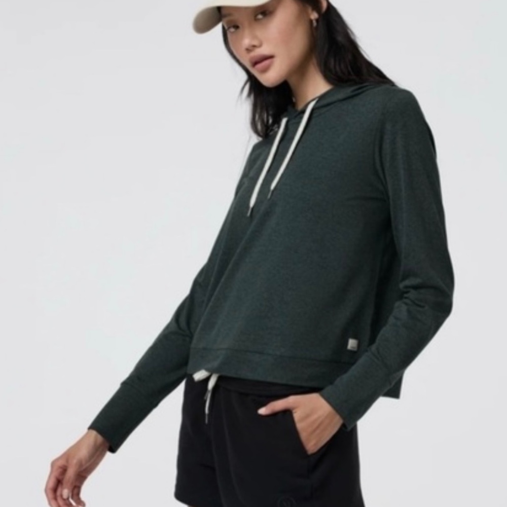 Vuori Performance Hoodie Aspen
